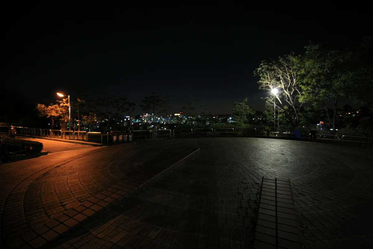 낙산공원: 대학로 야경 명소 - 대학로 여행