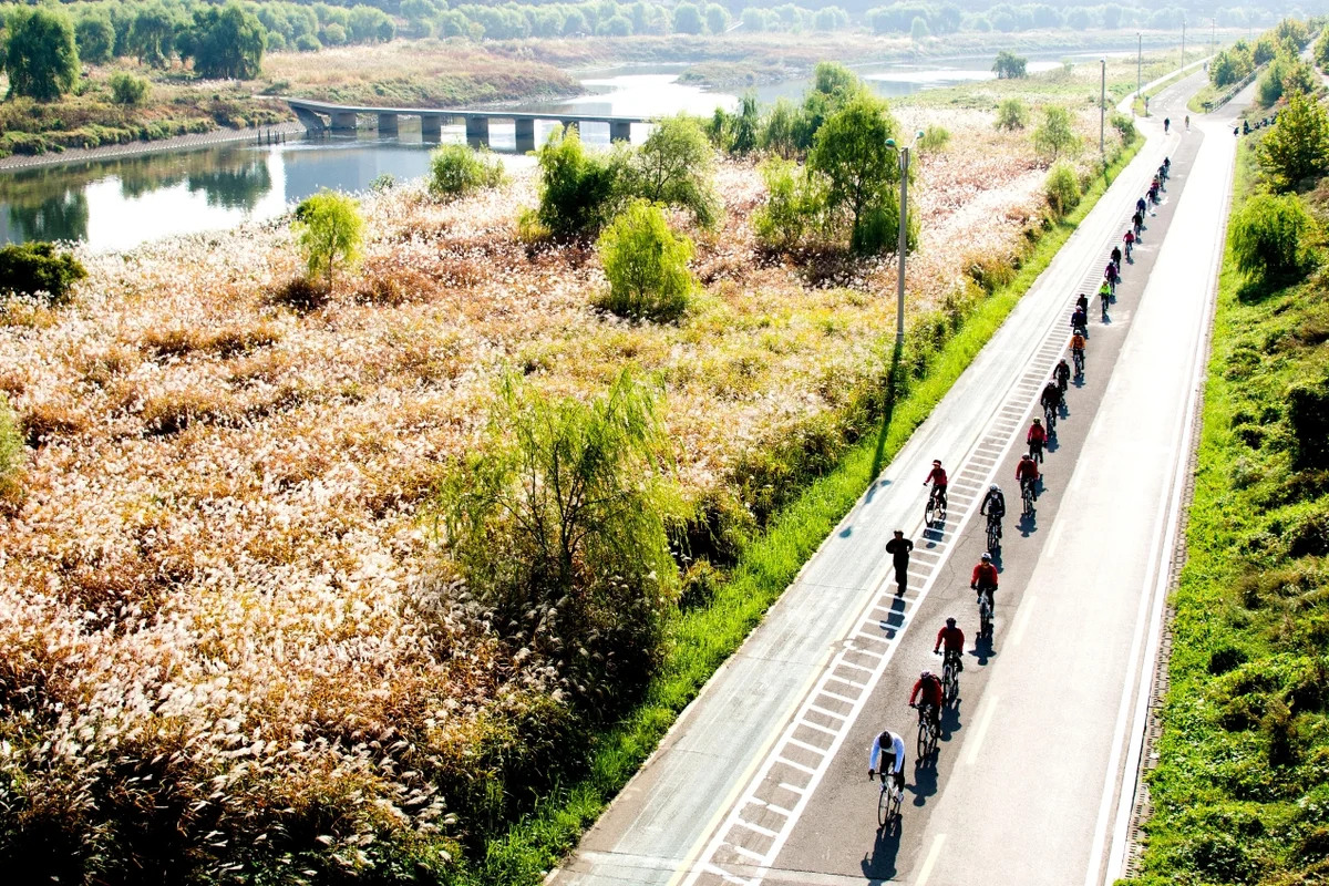 양천 패러글라이딩 (출처 : 한국관광공사)