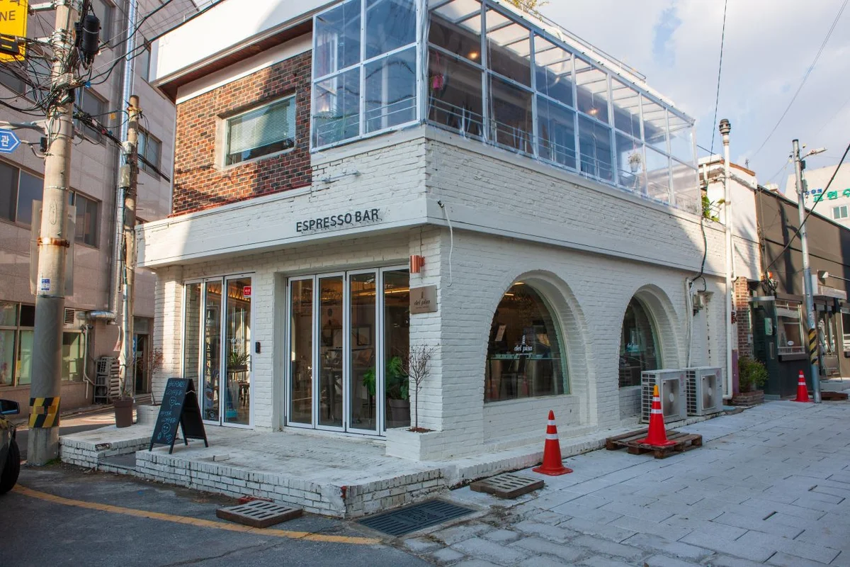 동명동 매화축제 (출처 : 한국관광공사)