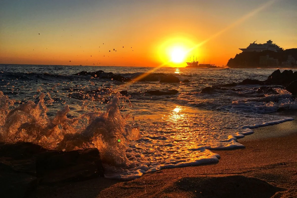 정동진 부모님 모시고 (출처 : 한국관광공사)