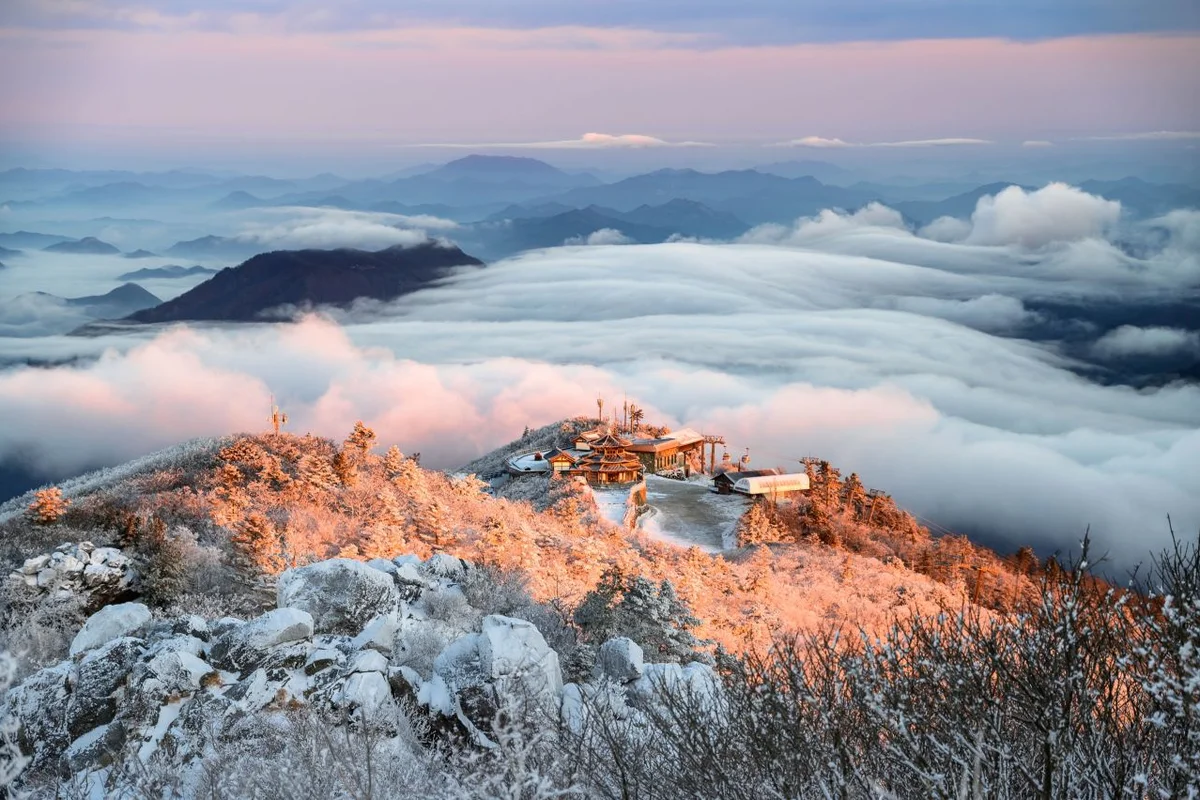 덕유산 유아 동반 (출처 : 한국관광공사)
