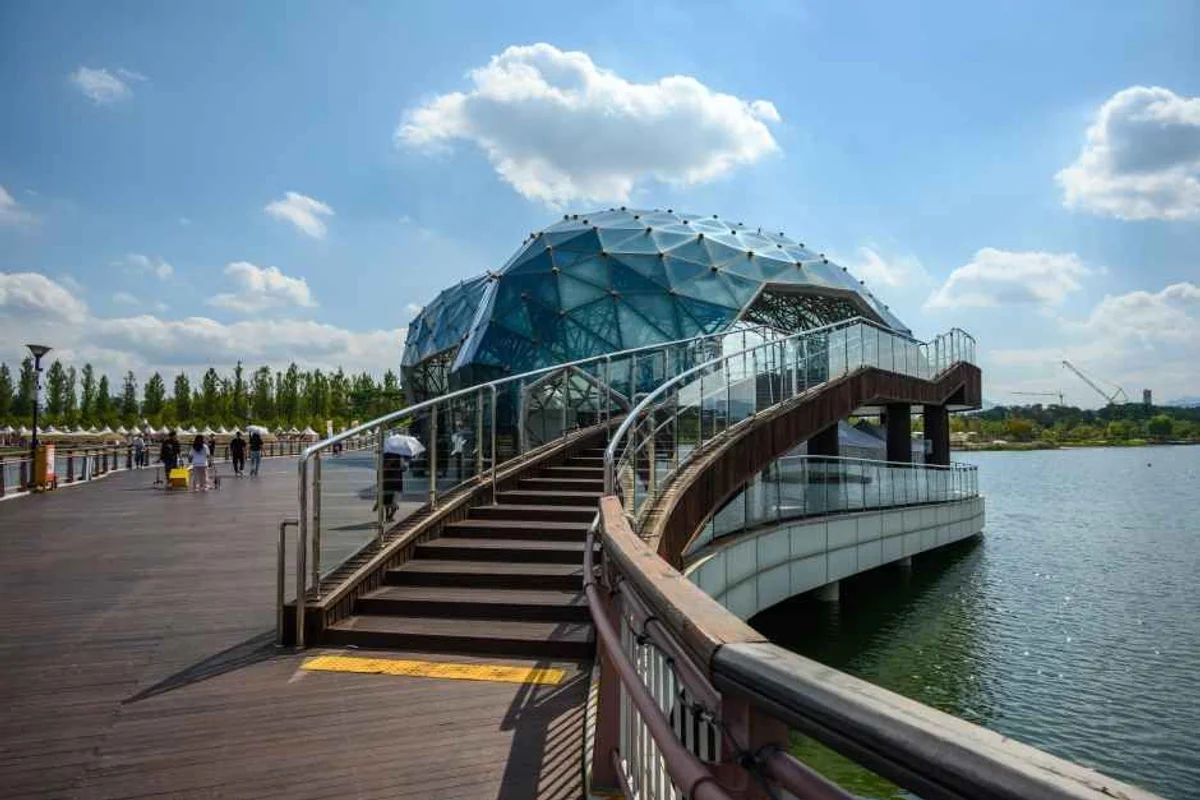 세종호수공원 패러글라이딩 (출처 : 한국관광공사)